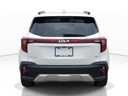 Snow White Pearl 2024 Kia Seltos SX Turbo