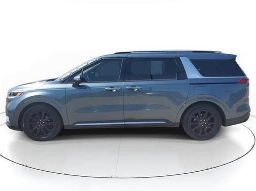 2022 Kia Carnival SX