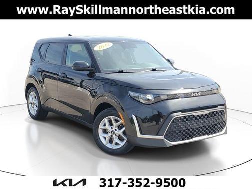 Fusion Black 2023 Kia Soul LX