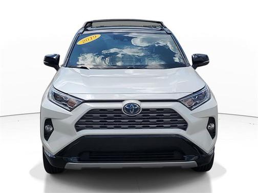 2019 Toyota RAV4 Hybrid SE