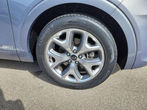 Everlasting Silver 2020 Kia Sorento SX