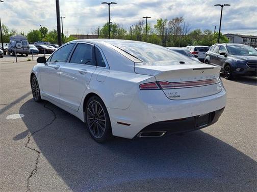 2016 Lincoln MKZ Base