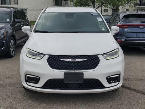 2022 Chrysler Pacifica Hybrid Touring L