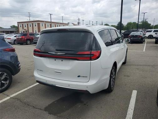 2022 Chrysler Pacifica Hybrid Touring L