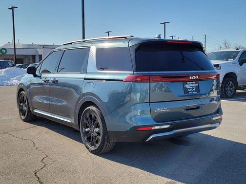 2023 Kia Carnival SX