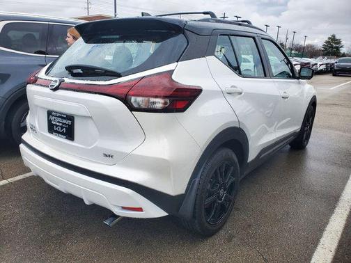 2021 Nissan Kicks SR