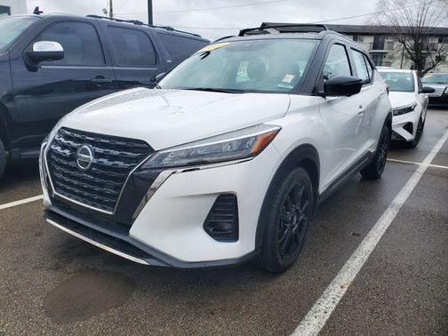 2021 Nissan Kicks SR