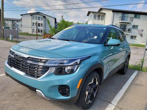 Pluton Blue 2024 Kia Seltos EX