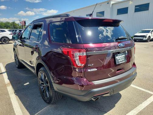 Burgundy 2018 Ford Explorer XLT