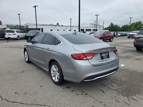 2017 Chrysler 200 Limited