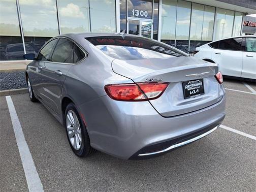 2017 Chrysler 200 Limited