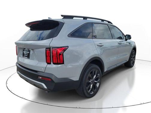 Wolf Gray 2023 Kia Sorento SX