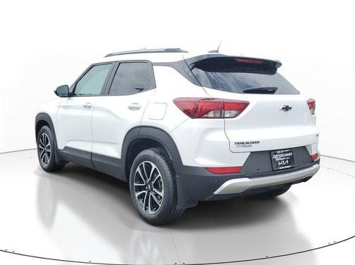 Summit White 2026 Chevrolet Trailblazer LT