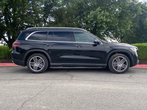 Black 2025 Mercedes-Benz GLS 450 4MATIC