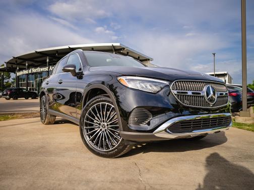 Black 2025 Mercedes-Benz GLC 300 Base