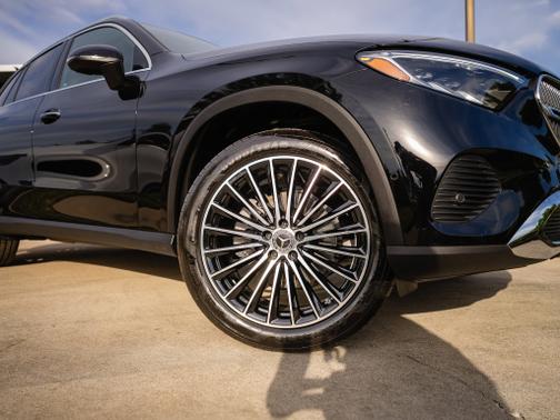 Black 2025 Mercedes-Benz GLC 300 Base