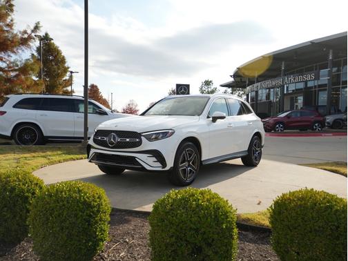 Polar White 2026 Mercedes-Benz GLC 300