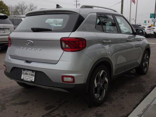 2022 Hyundai VENUE SEL
