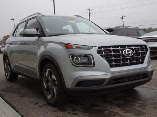 2022 Hyundai VENUE SEL
