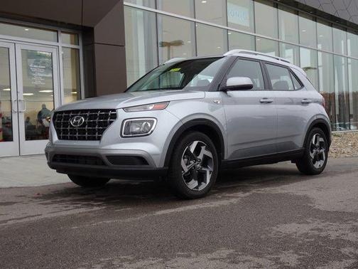 2022 Hyundai VENUE SEL