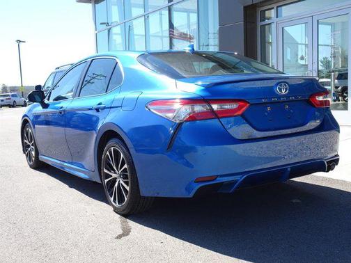 Blue Streak Metallic 2019 Toyota Camry SE