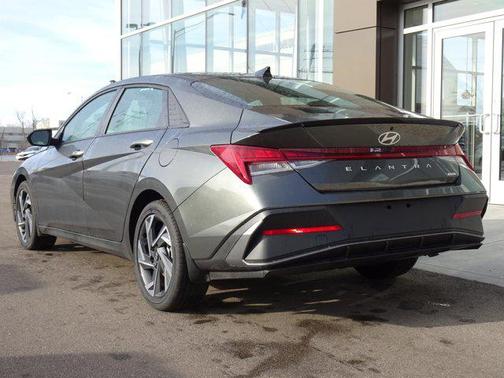 2025 Hyundai ELANTRA HEV SEL Sport