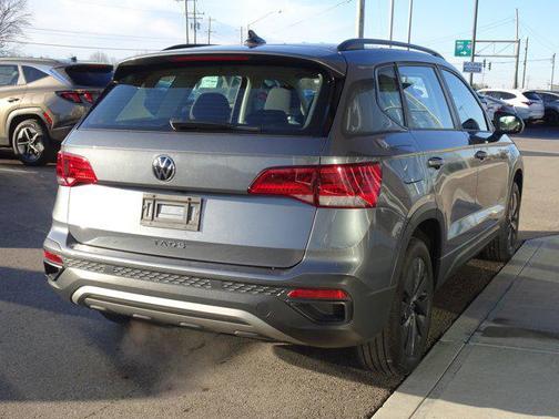 Platinum Gray Metallic 2022 Volkswagen Taos 1.5T S