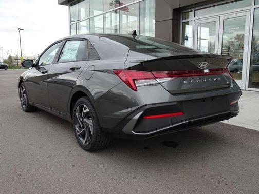 2025 Hyundai ELANTRA Sport