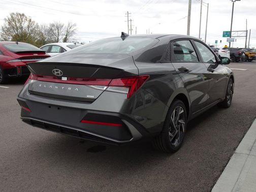 2025 Hyundai ELANTRA Sport