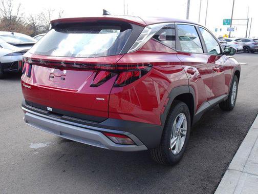 2025 Hyundai TUCSON SE