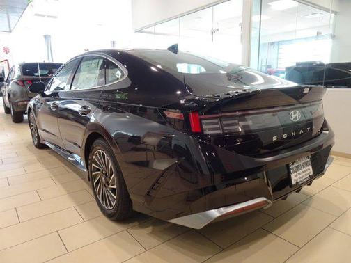 2024 Hyundai SONATA Hybrid Limited