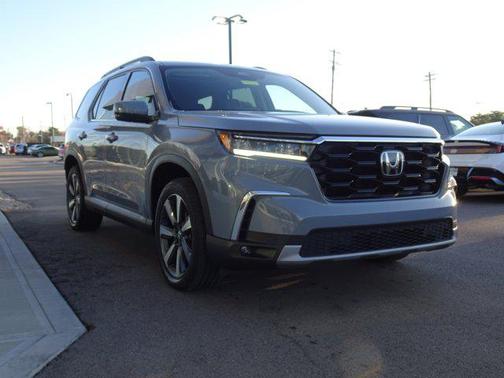 2023 Honda Pilot Touring 8-Passenger