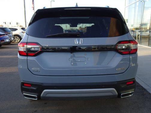 2023 Honda Pilot Touring 8-Passenger