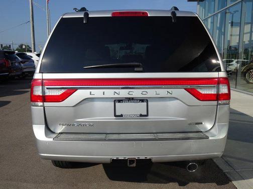 2015 Lincoln Navigator Base