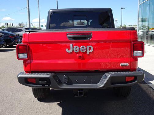 Firecracker Red Clearcoat 2022 Jeep Gladiator Overland