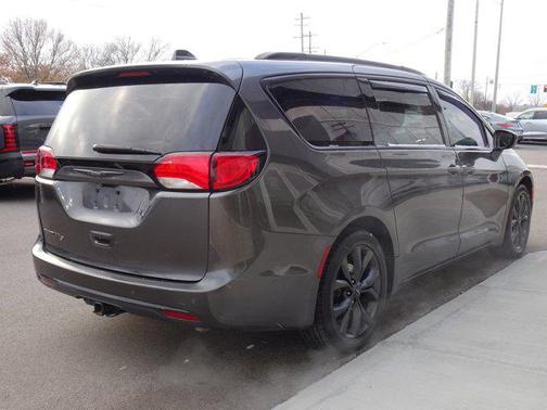 2018 Chrysler Pacifica Touring-L