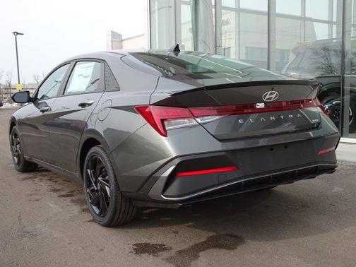 2026 Hyundai ELANTRA HEV SEL Sport