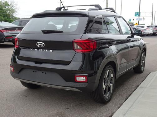 Onyx Black 2023 Hyundai VENUE SEL