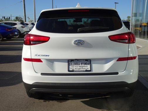 2021 Hyundai TUCSON SE