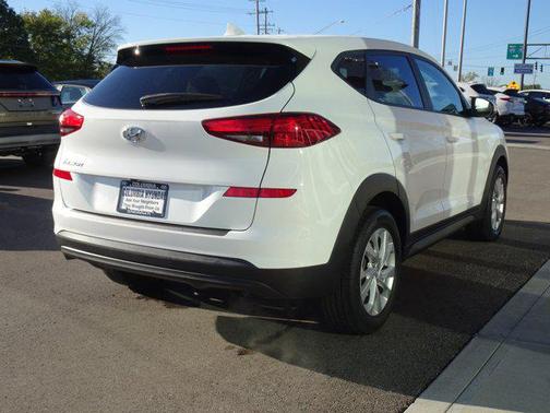 2021 Hyundai TUCSON SE