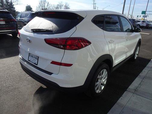 2021 Hyundai TUCSON SE
