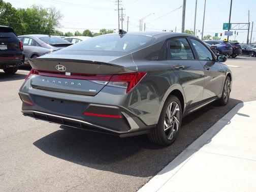 2025 Hyundai ELANTRA Sport