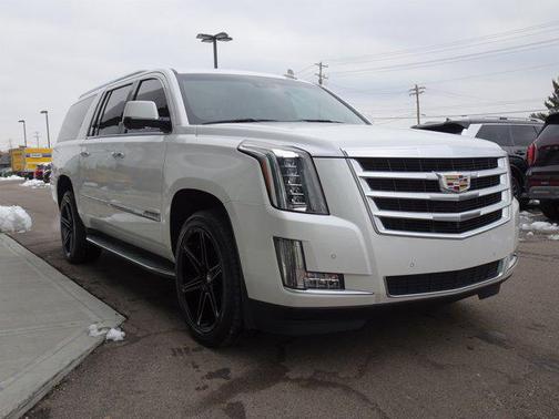 2016 Cadillac Escalade ESV Luxury