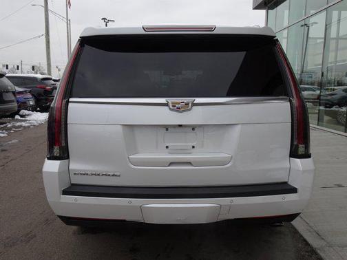 2016 Cadillac Escalade ESV Luxury