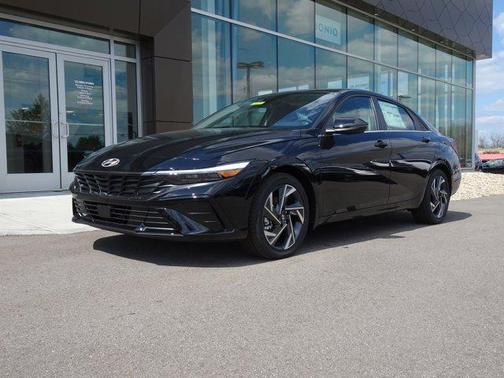 2025 Hyundai ELANTRA Limited