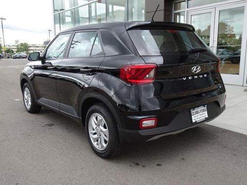 2023 Hyundai VENUE SE