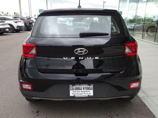 2023 Hyundai VENUE SE