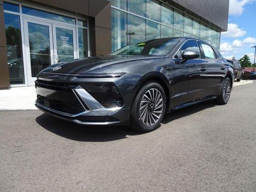 2024 Hyundai SONATA Hybrid SE
