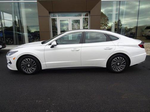 2022 Hyundai SONATA Hybrid Limited