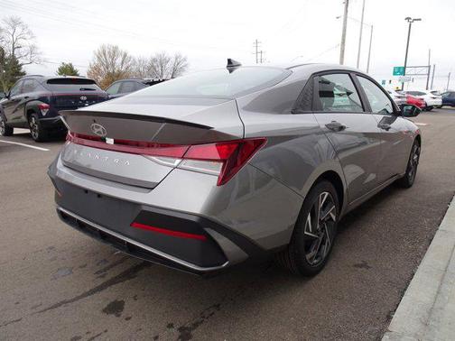 2025 Hyundai ELANTRA Sport